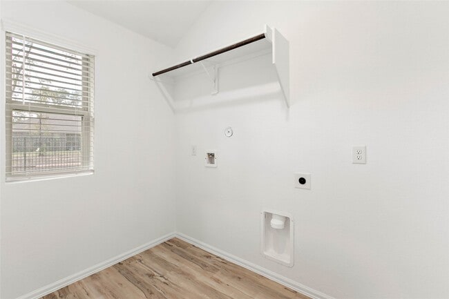 Building Photo - 7602 Angels Lndg Ln