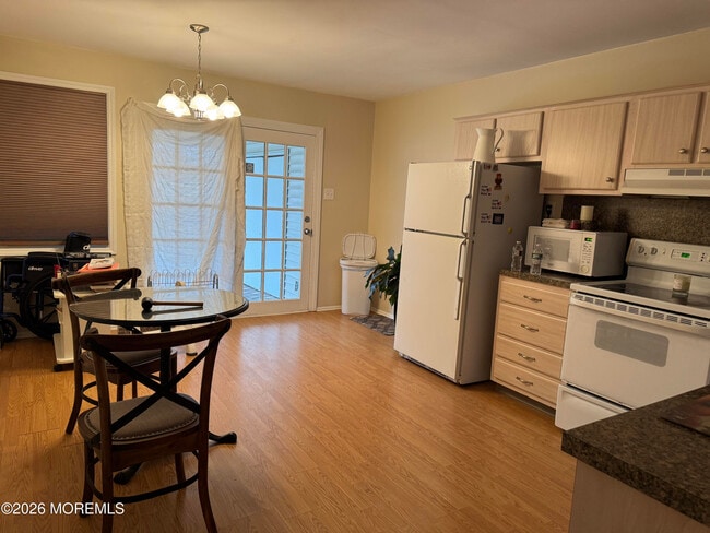 Building Photo - 93 Halls Croft Rd