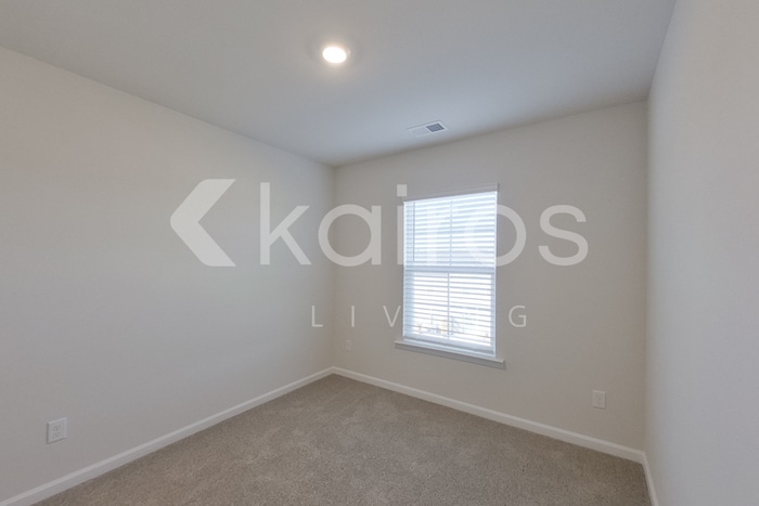Building Photo - 2415 Banyan Cir