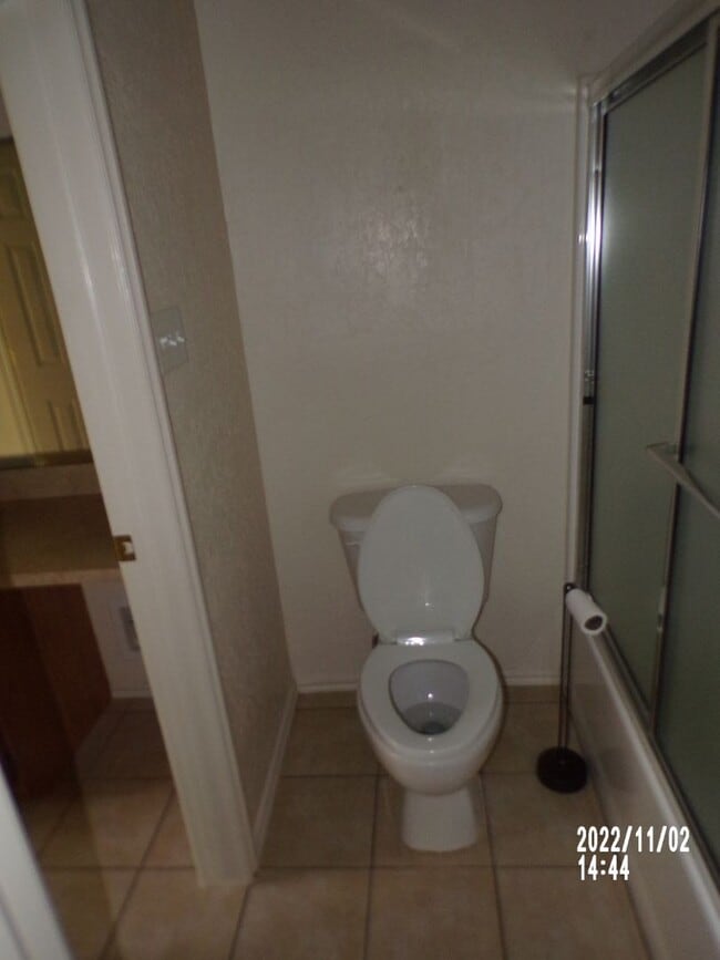 Building Photo - Great Duplex!