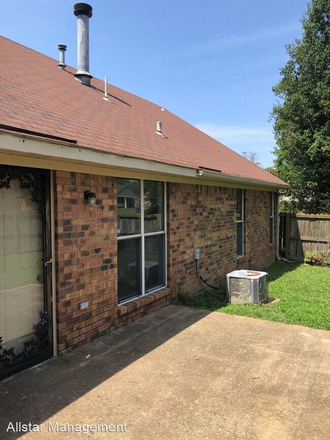 Building Photo - 3 br, 2 bath House - 3485 Lakehurst Drive