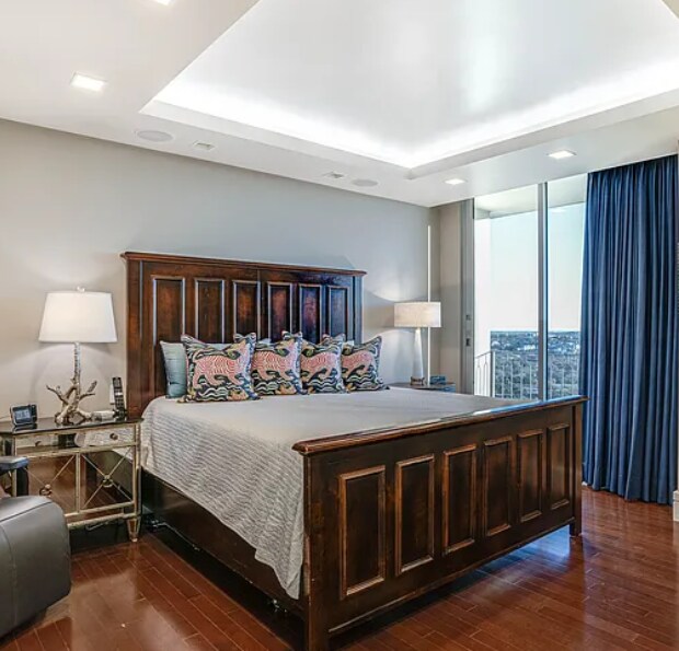 Building Photo - 700 Hildebrand-463.1