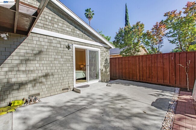 Building Photo - 238 Arbor Valley Dr