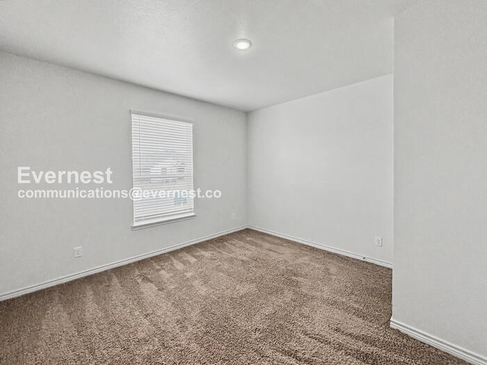 Building Photo - 713 Freedom Cir