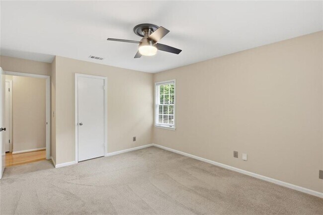 Building Photo - 435 Stonebridge Dr