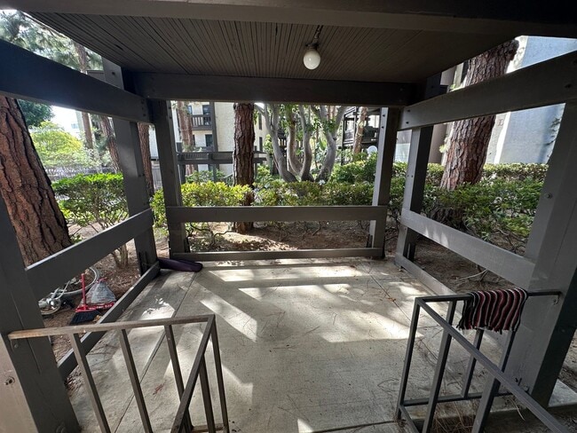 Primary Photo - 2 Bed, 2 Bath Condo in Cross Creek Village...