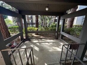 Building Photo - 2 Bed, 2 Bath Condo in Cross Creek Village...