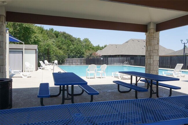 Building Photo - 108 Lavaca Loop