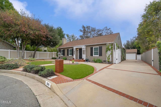 Building Photo - 208 Champion Pl