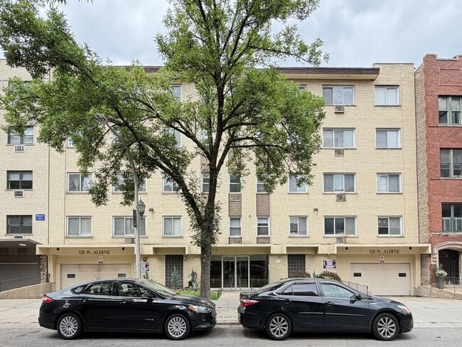 Building Photo - 520 W Aldine Ave