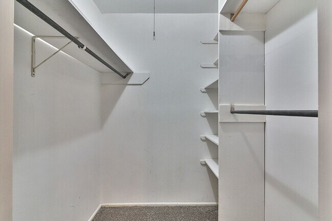 Building Photo - Riverhill Apartments