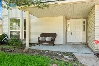 Building Photo - 18910 Yaupon Trail