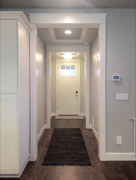 Entrance - 517 W Cagney St