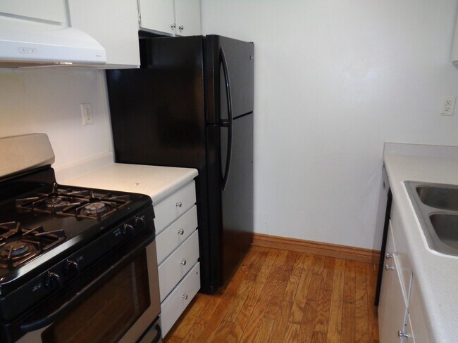 Building Photo - 495 E Creekside Cir