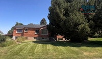 Building Photo - Room for rent! Walk to WSU!