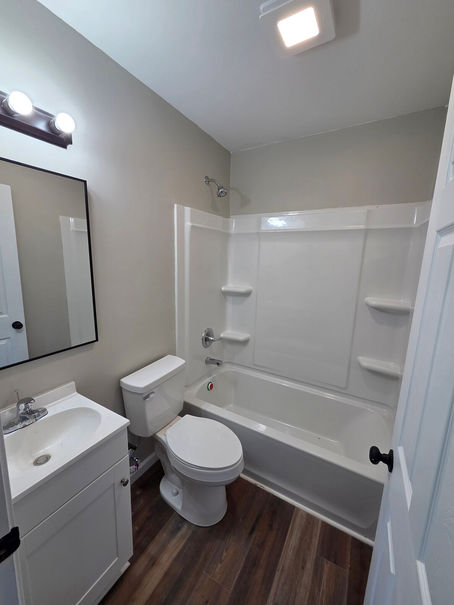 Building Photo - 837 Beal St