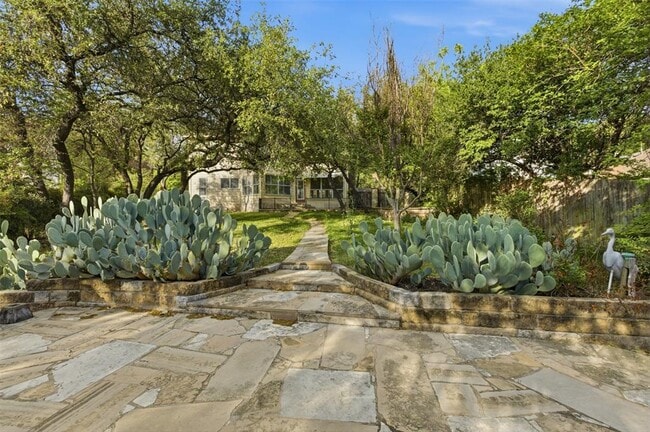 Building Photo - 5813 Miramonte Dr