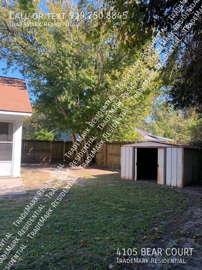 Building Photo - 2 Bedroom 2 Bath Townhome with fenced back...