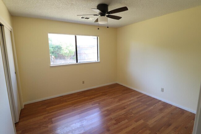 Building Photo - 160 W Portland Ave