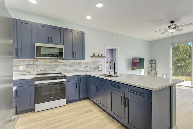 Building Photo - 10640 Sun Villa Blvd