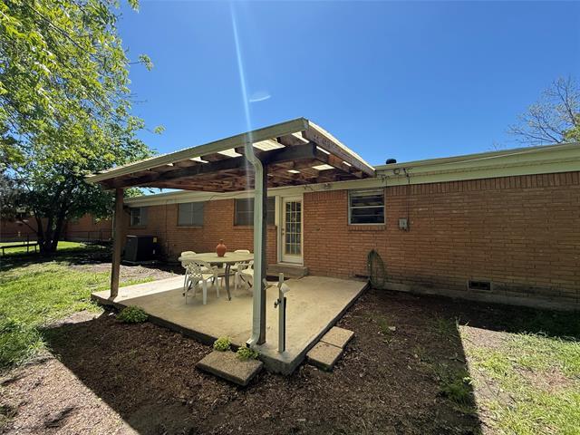 Building Photo - 1135 Park Center St