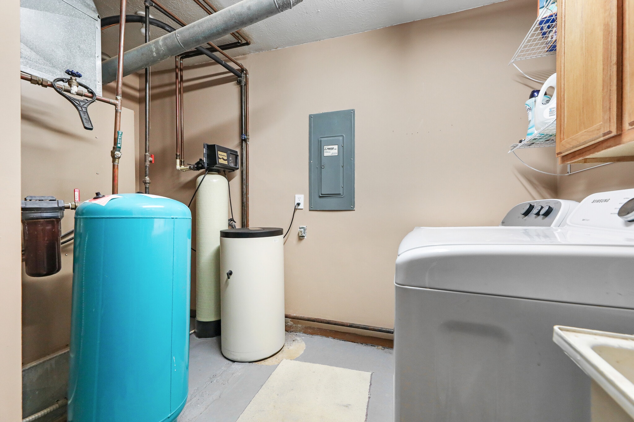 Utility/Laundry Hookups - 1098 Big Valley Dr