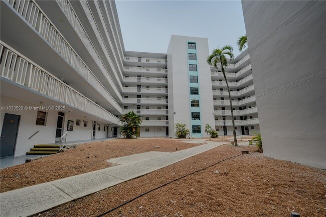Primary Photo - 15600 NW 7th Ave