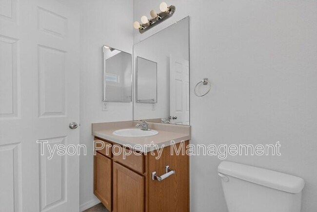 Building Photo - 2824 Merlot Dr SW