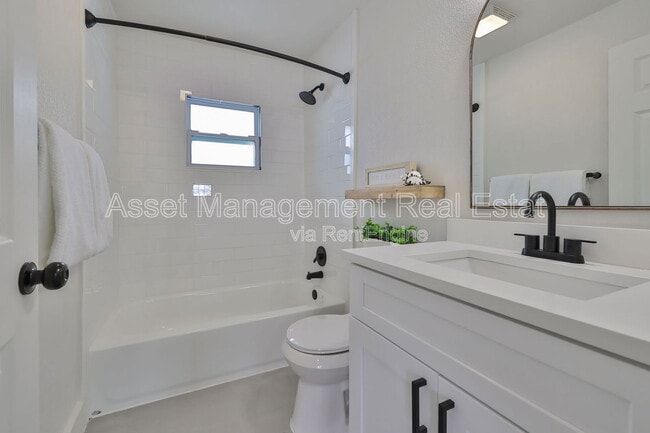Building Photo - 875 53rd Terrace N
