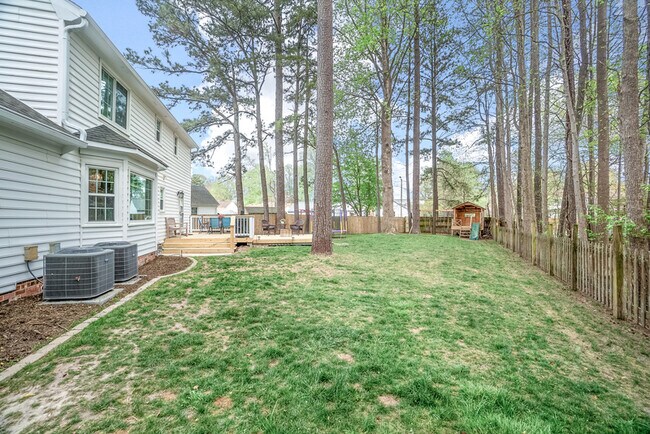 Building Photo - 717 Hempstead Ct