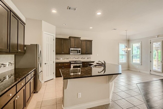 Building Photo - 400 Entrada Way