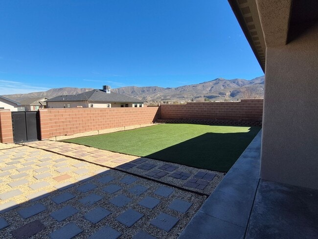 Building Photo - 1245 La Sienna