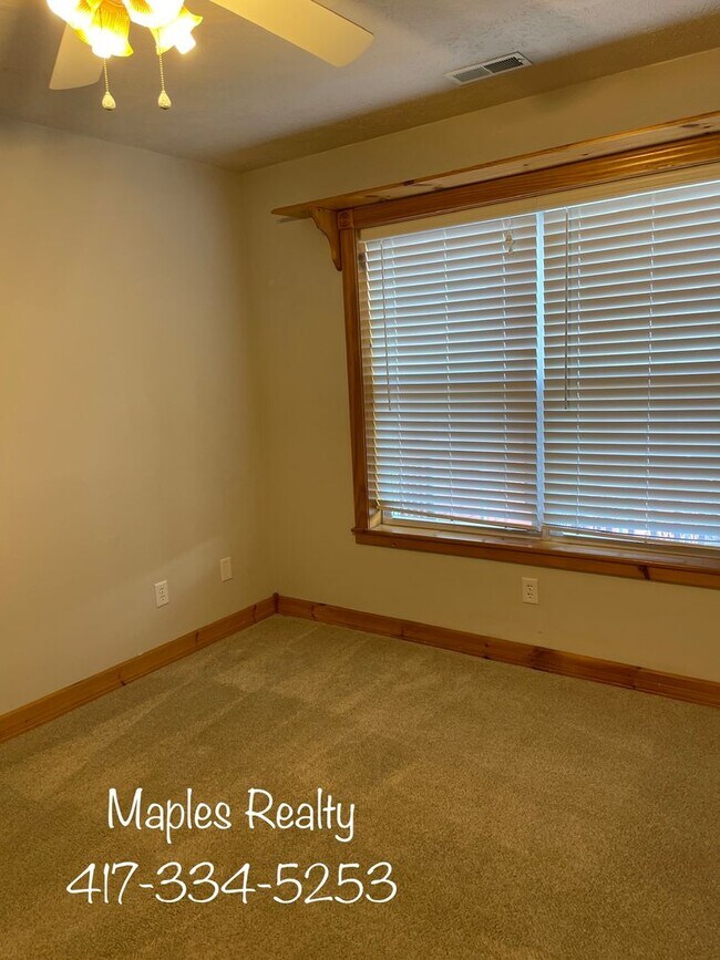 Building Photo - VERY NICE 3 bedroom home in Branson, MO fo...