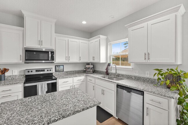 Building Photo - Like New Construction in Ludowici