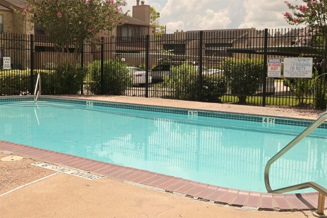 Building Photo - 10555 Turtlewood Ct