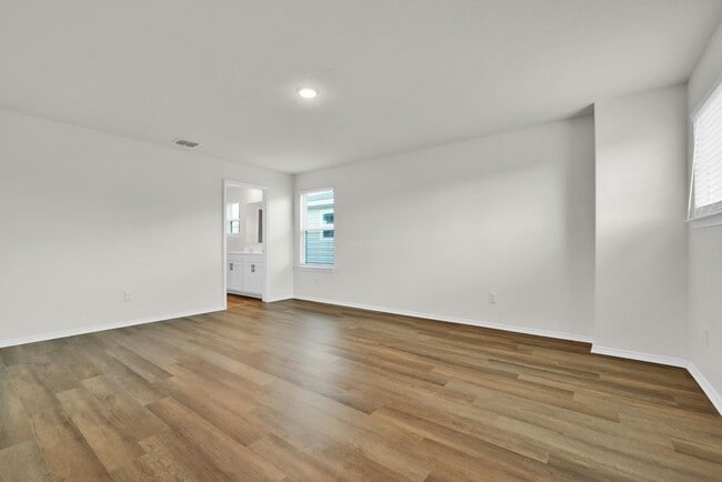 Building Photo - Spacious 4-Bedroom Rental Home – Ideal for Families & Military Transfers