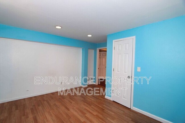 Building Photo - 6017 Kensington Trail