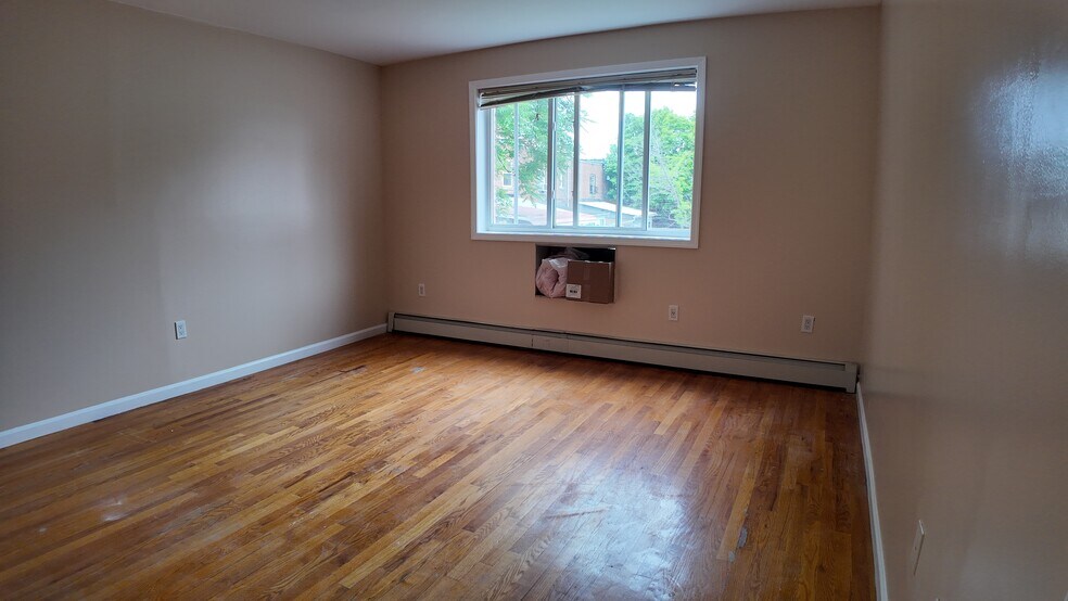 Building Photo - 1284 Arnow Ave