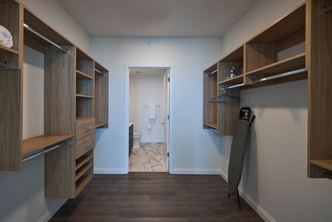 Building Photo - 1006 S Michigan Ave