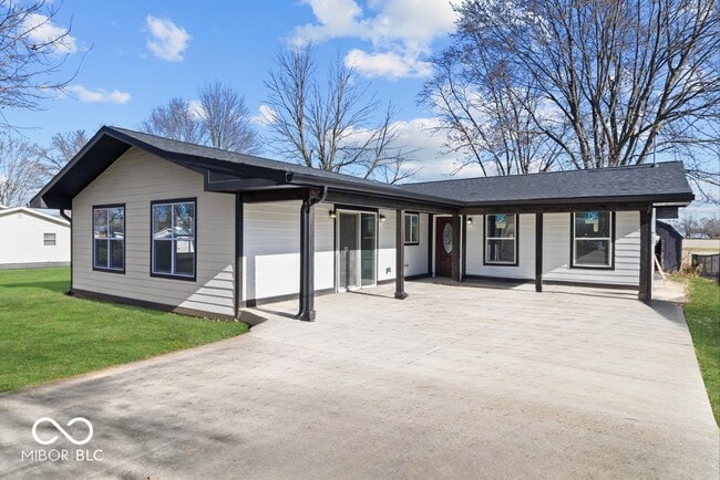 Building Photo - 804 S Albany St