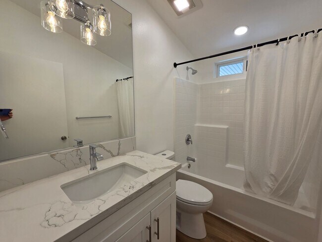 Building Photo - Beautifully remodeled 3 bed/2 bath Manufac...