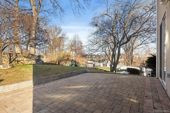 Building Photo - 44 Hillwood Pl