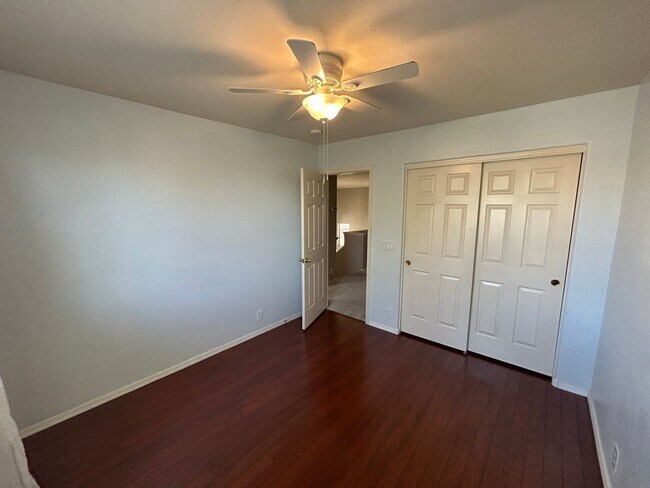 Building Photo - 4447 E Creosote Dr