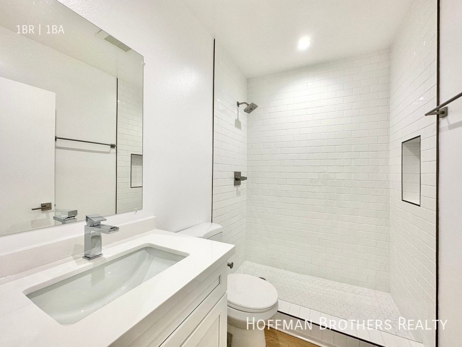 Building Photo - 3422 S Centinela Ave