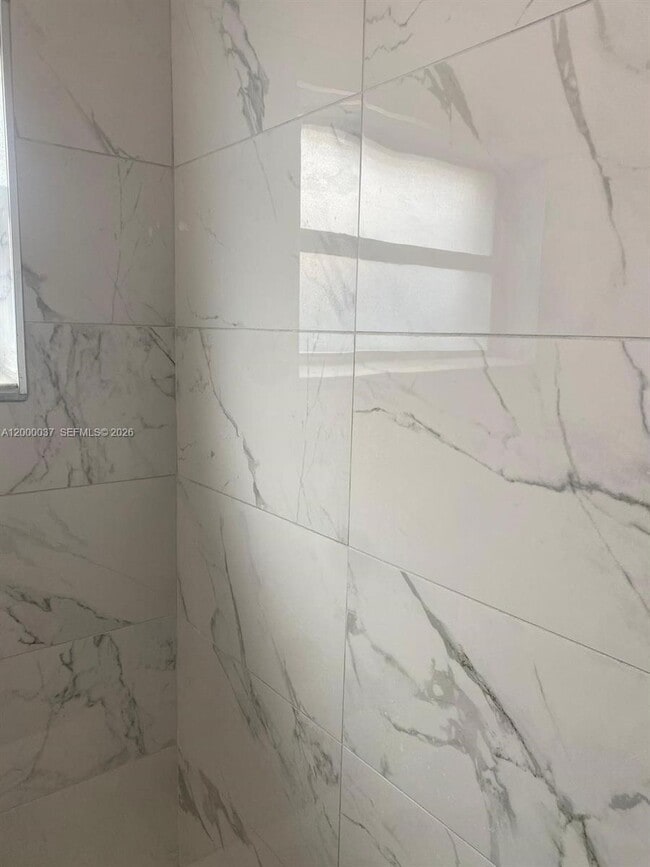 Building Photo - 824 84th St