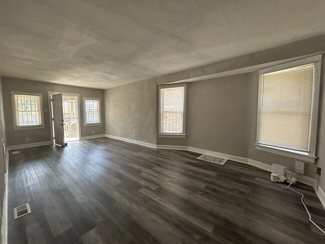 Building Photo - 111 N Denver Ave
