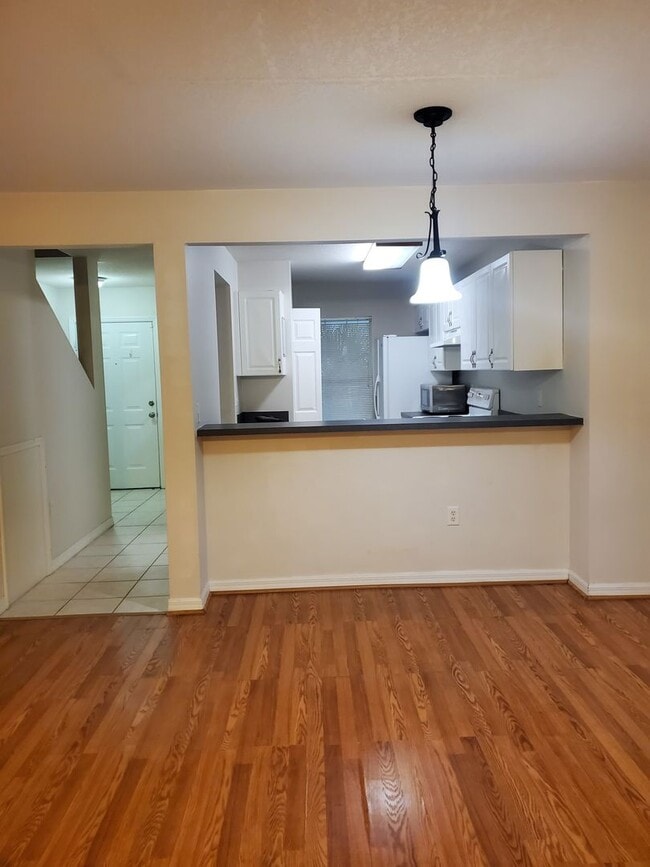 Building Photo - Charming 2-bedroom, 2-bath condo in Hailey Gardens