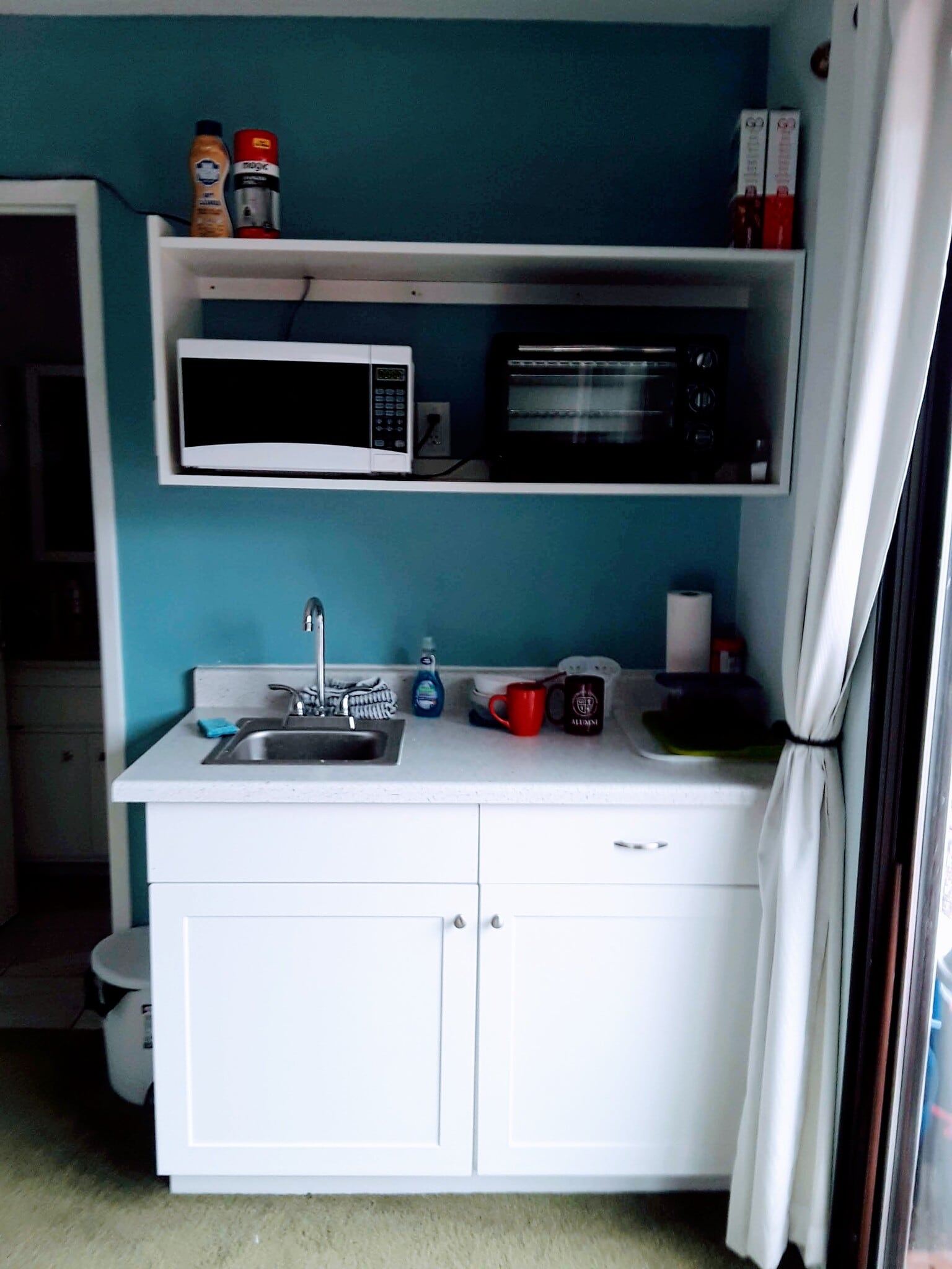 Kitchenette-furnished - 1945 La Jolla Ct