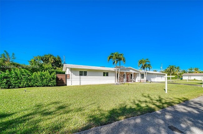 Building Photo - 10600 SW 80th Ct