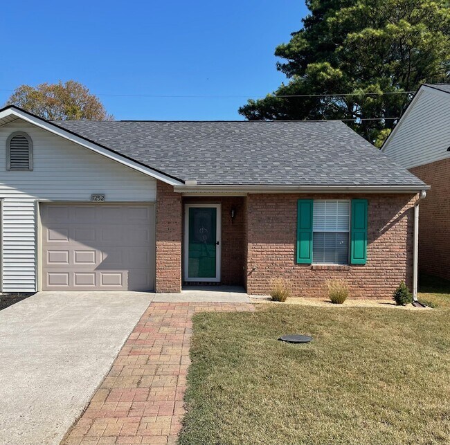 Front Exterior - 7252 Lyngate Blvd